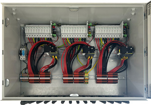 Feuerwehrschalter 12MPP, 2in 1out, ÜSS T1+2, 600x800x300mm, Kabelversch.